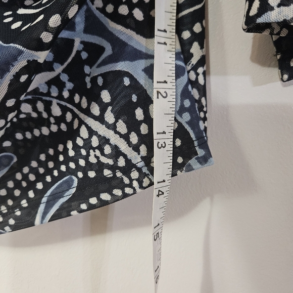 Tahari front wrap sheer blouse! - Picture 5 of 5